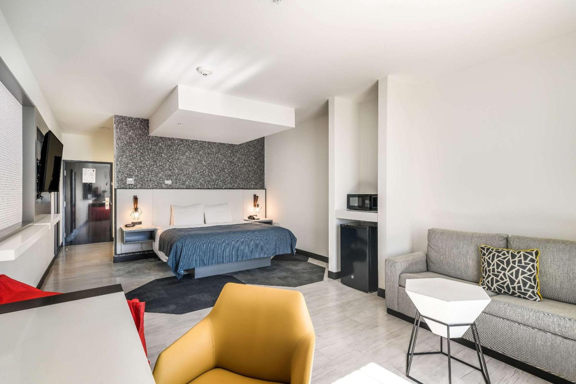 Hy-Lo Hotel, Ascend Hotel Collection Calera 外观 照片