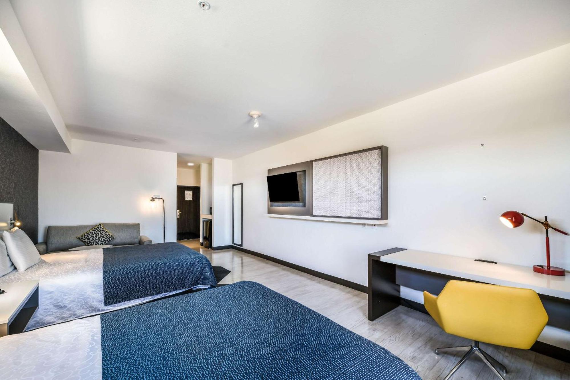 Hy-Lo Hotel, Ascend Hotel Collection Calera 外观 照片