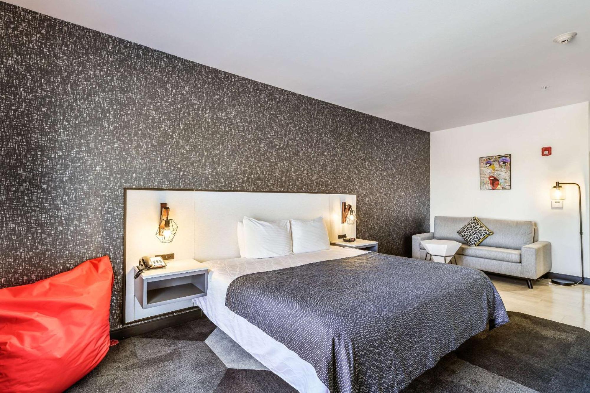 Hy-Lo Hotel, Ascend Hotel Collection Calera 外观 照片