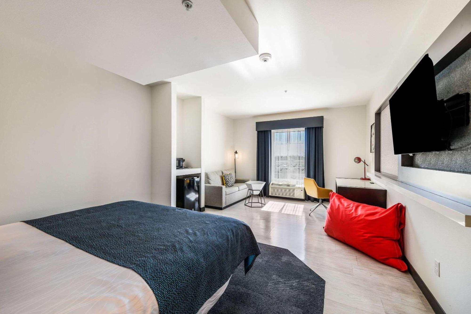 Hy-Lo Hotel, Ascend Hotel Collection Calera 外观 照片